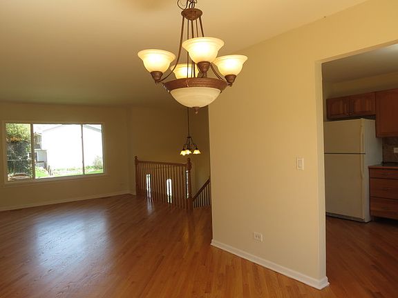 5th image of 24W661 Meadow Lake Dr