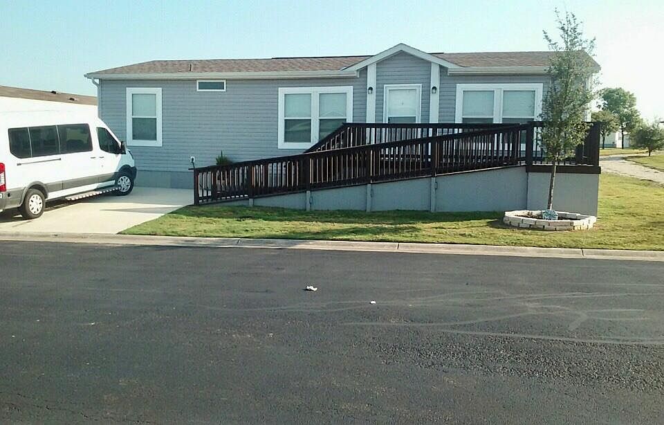 1st image of 7151 Woodlake Pkwy