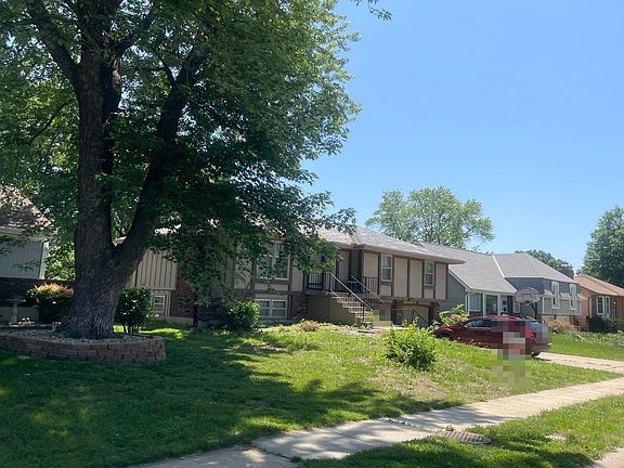 3rd image of 13313 Manchester Ave