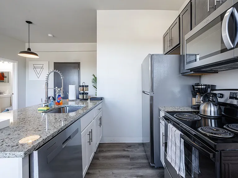 Bethune Lofts — Photo 8