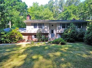 18 Up A Way Dr, Sussex, NJ 07461