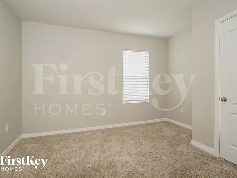 1055 Andean Ln — Photo 15