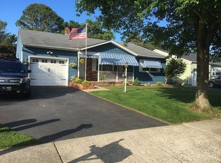 12 Bennington Dr, Toms River, NJ