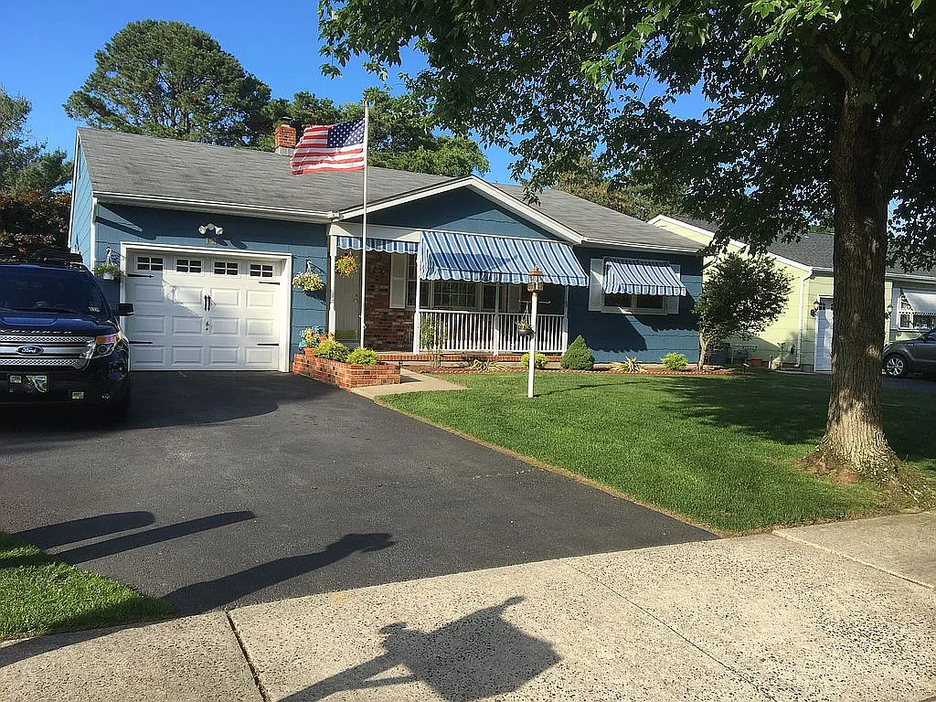 12 Bennington Dr photo 1