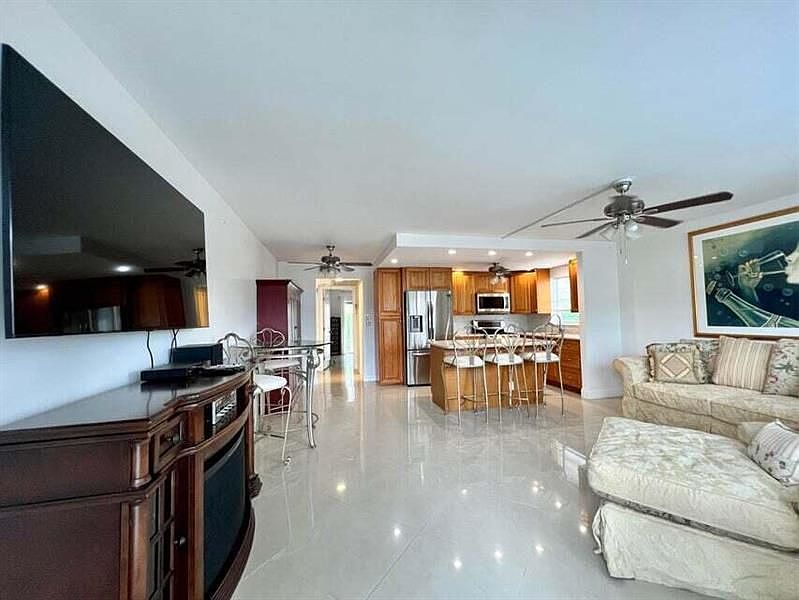 1st image of 173 Berkshire Cres #I