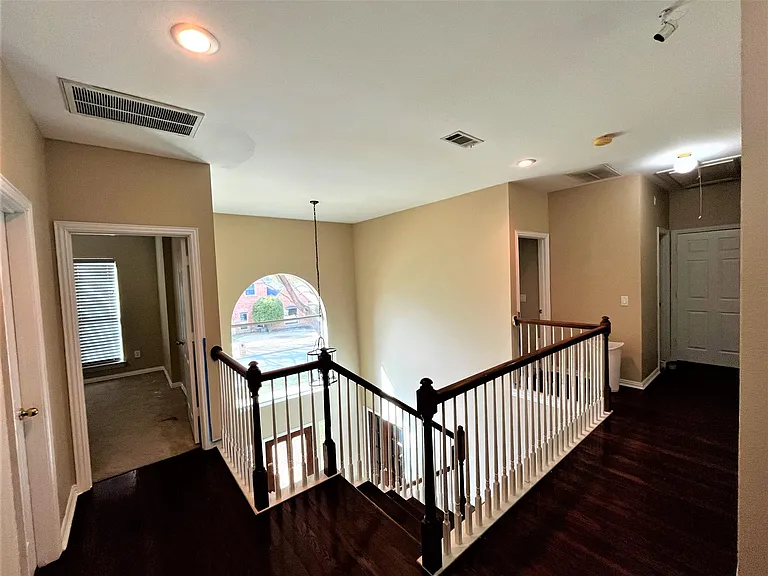 18716 Greenside Dr — Photo 15