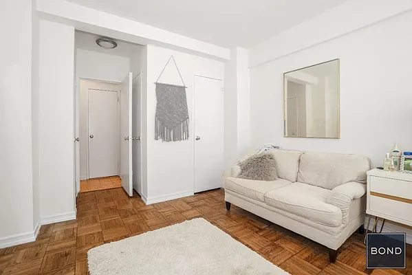 Rented by Bond New York | media 16