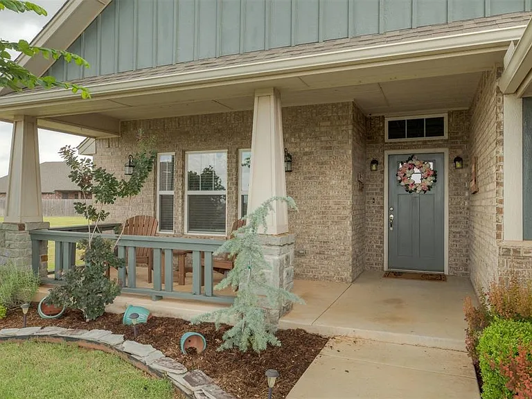 18500 Summer Grove Ave — Photo 3