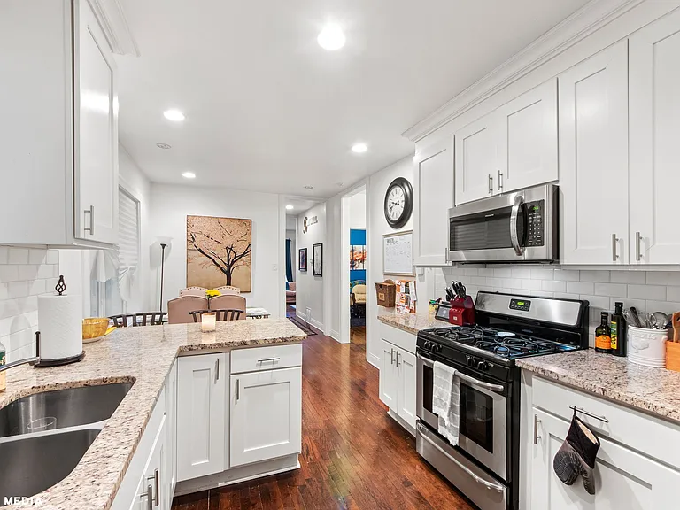 1621 N McVicker Ave #1 — Photo 3