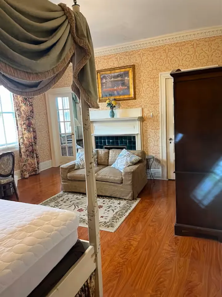 1 bed, 20000 sqft, $1,295 — Photo 4