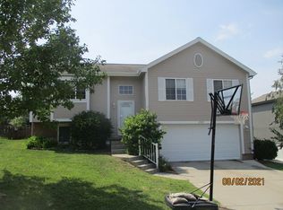 2507 Hogantown Dr, Bellevue, NE 68123