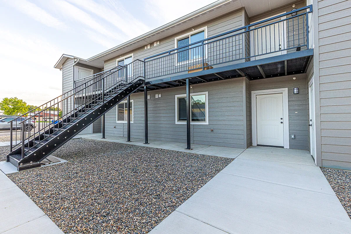 2 bed, 950 sqft, $1,465 — Photo 1
