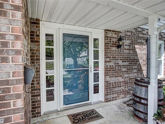3rd image of 4211 Cozycroft Dr