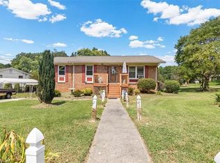 2005 Wellington Dr, Greensboro, NC 27405