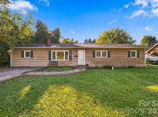 640 Diamondhead Dr NE, Lenoir, NC 28645