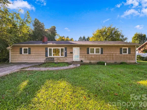 640 Diamondhead Dr NE, Lenoir, NC 28645