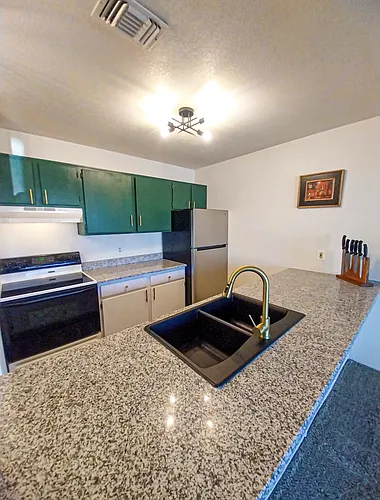 4100 E Mission Ln #D Photo 1