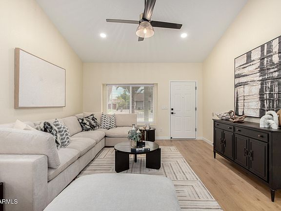 3rd image of 4862 E EVERGREEN Street