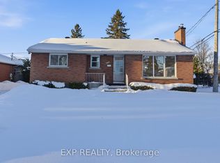 2243 Miramichi St, Ottawa, ON K2C 0Z1