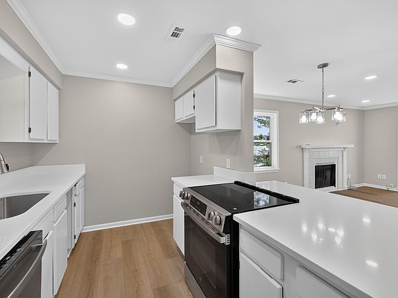 4th image of 250 Grand Isle Dr APT 3C