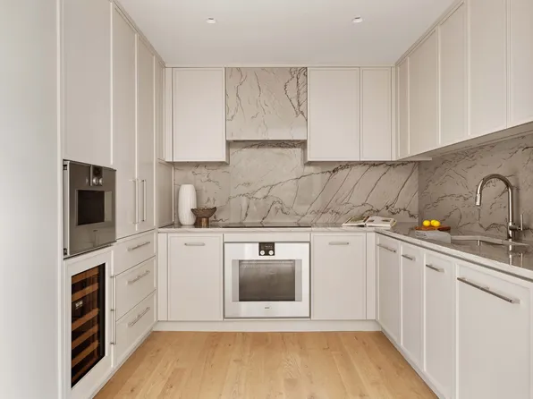 181 Macdougal Street image 5 of 16