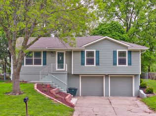 2303 S Owings St, Oak Grove, MO 64075
