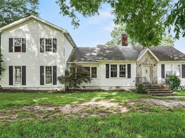 10 Shadburn Ferry Rd, Buford, GA 30518