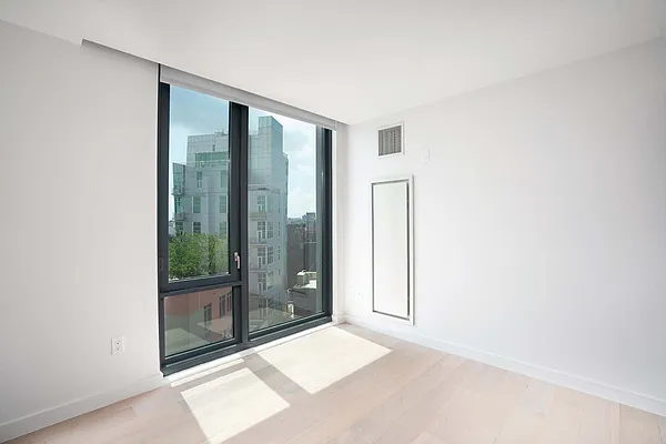 Rented by Cyberapts Management | media 11