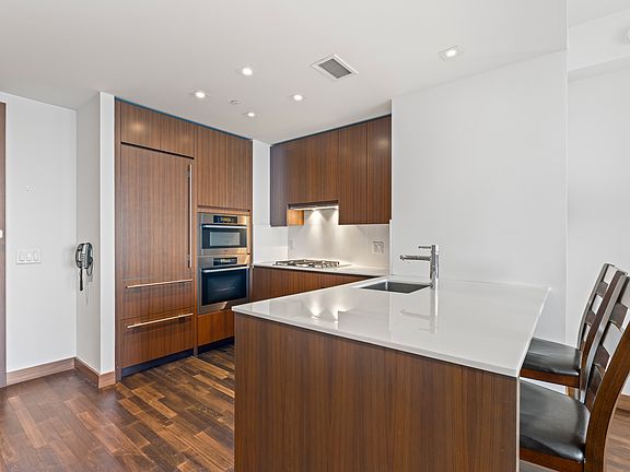 5th image of 400 5th Ave APT 49C