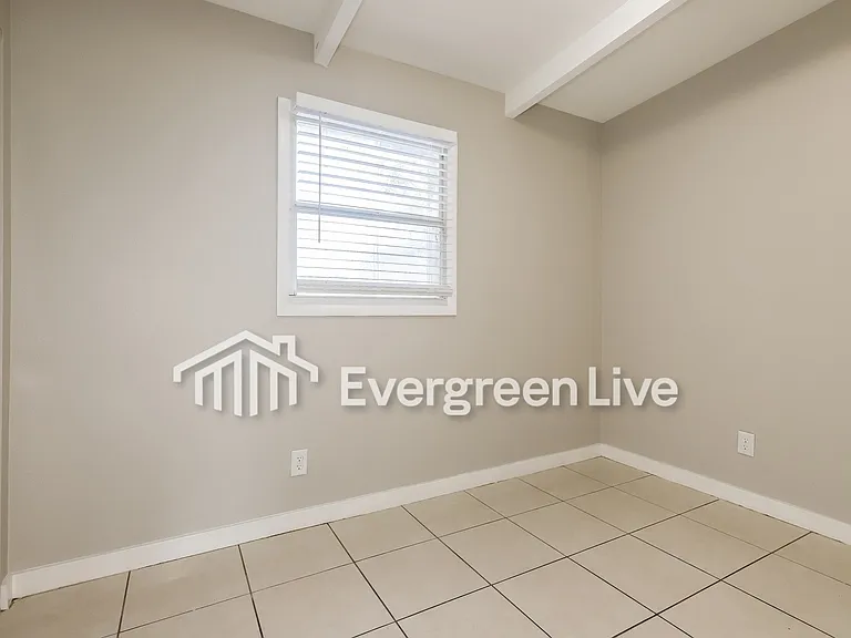 7006 Robindale Rd — Photo 16