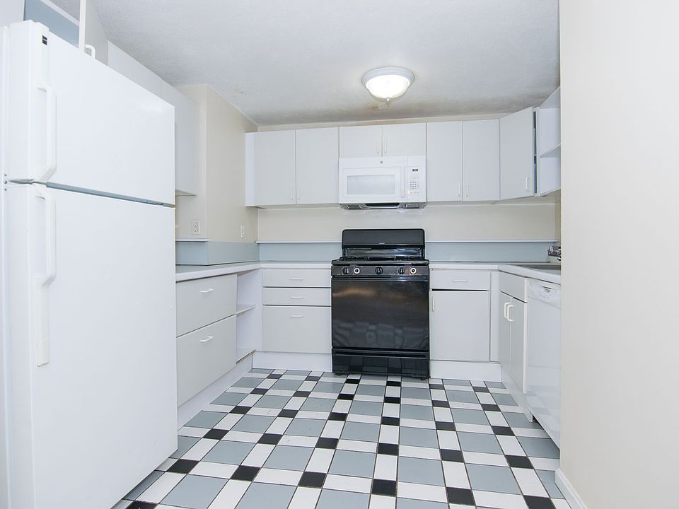 1st image of 101 Glenville Ave