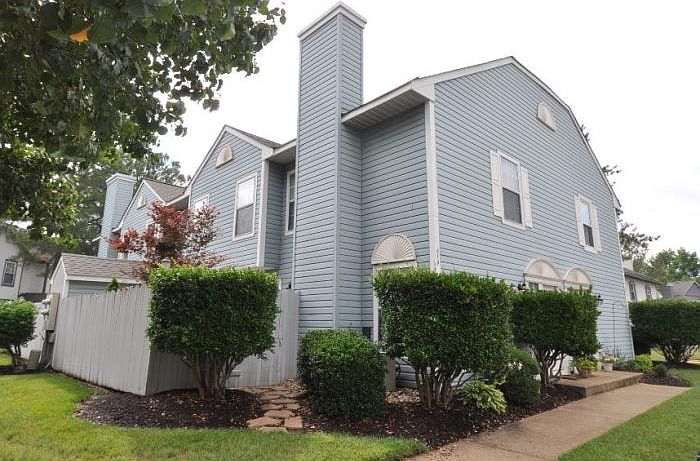 1st image of 759 Ridge Cir
