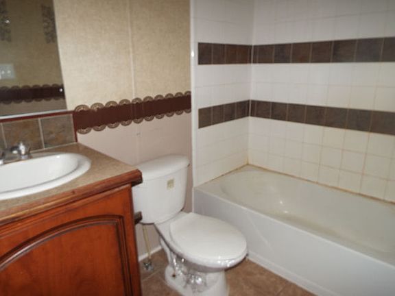 3rd image of 14851 NE 11th Pl
