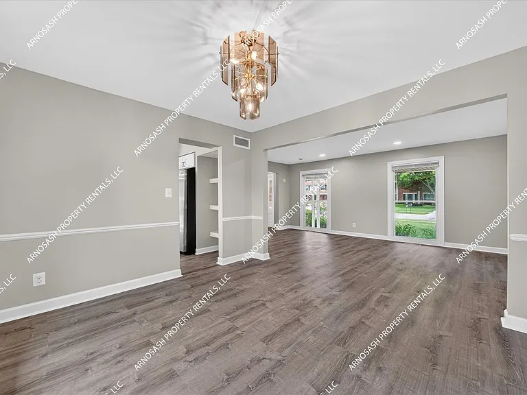 27345 Harvard Rd — Photo 12