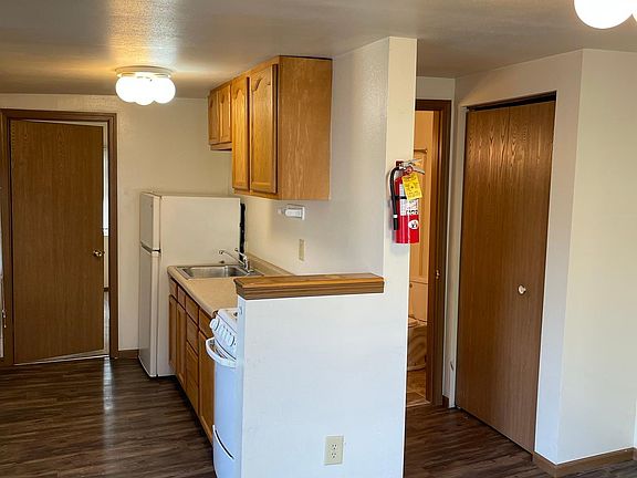 2nd image of 816 E Market St #B
