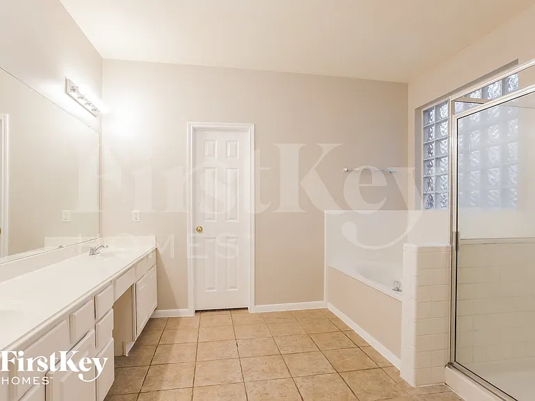 12210 Lakewood Valley Ct — Photo 10