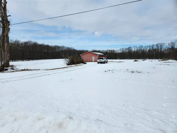 9400 Shadeland Rd, Springboro, PA 16435