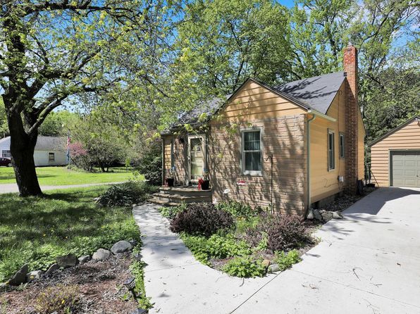 1001 N Waverly Rd, Lansing, MI 48917