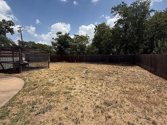 2nd image of 839 Neans Dr