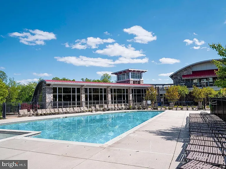 2209 Potomac Club Pkwy — Photo 39
