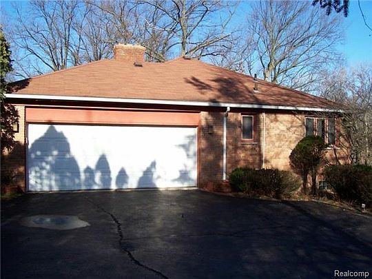2nd image of 22520 Staunton St
