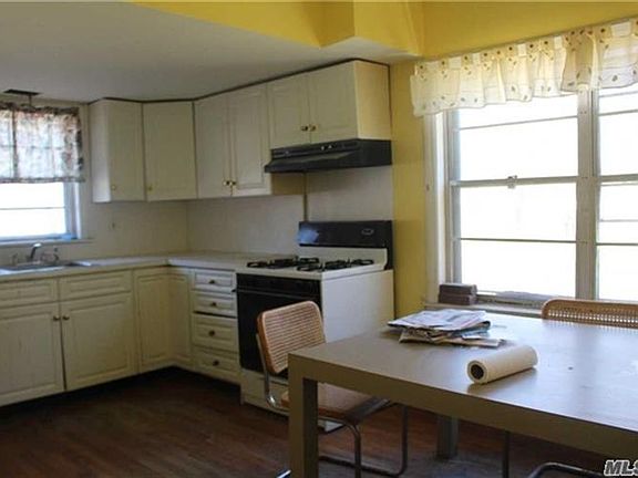 5th image of 542 4th St