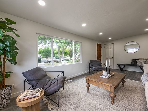3rd image of 2916 W Lehi Dr