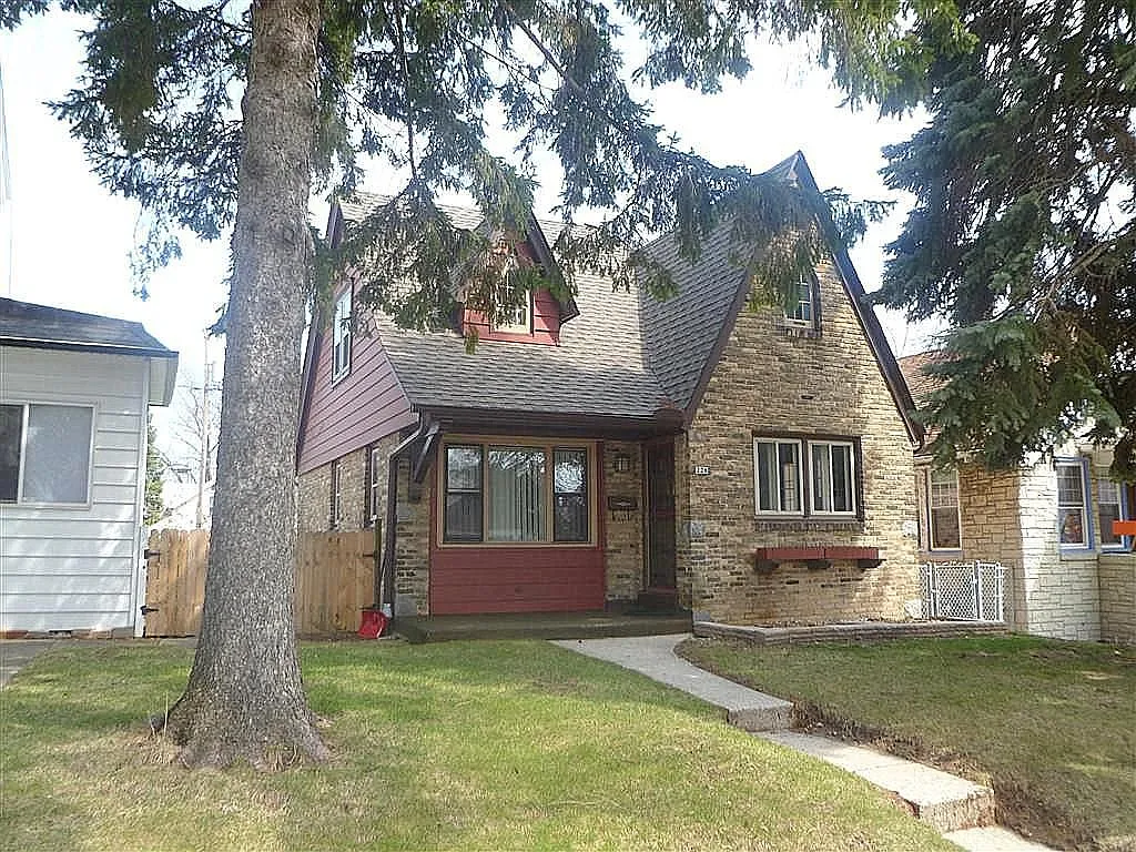 226 S 66th St photo 1
