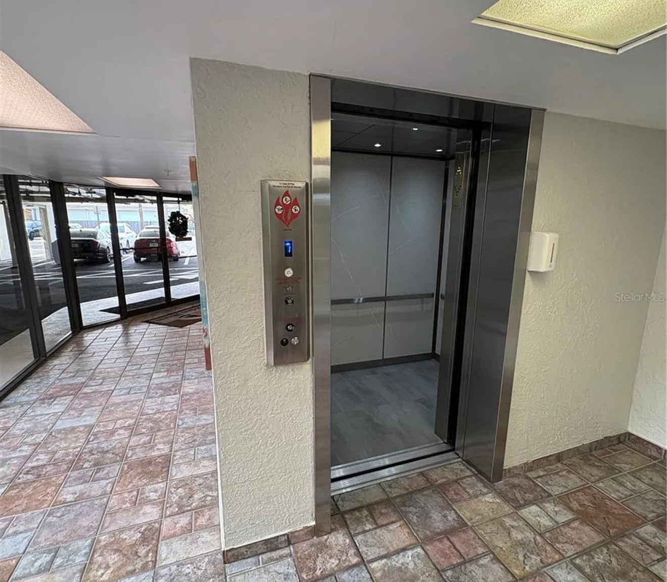 2 bed, 1350 sqft, $4,775 — Photo 2