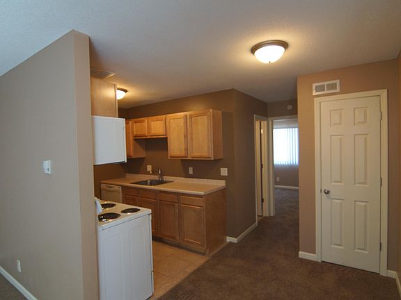 2nd image of 2031 J St