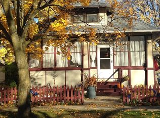 313 Marshall St, Essexville, MI