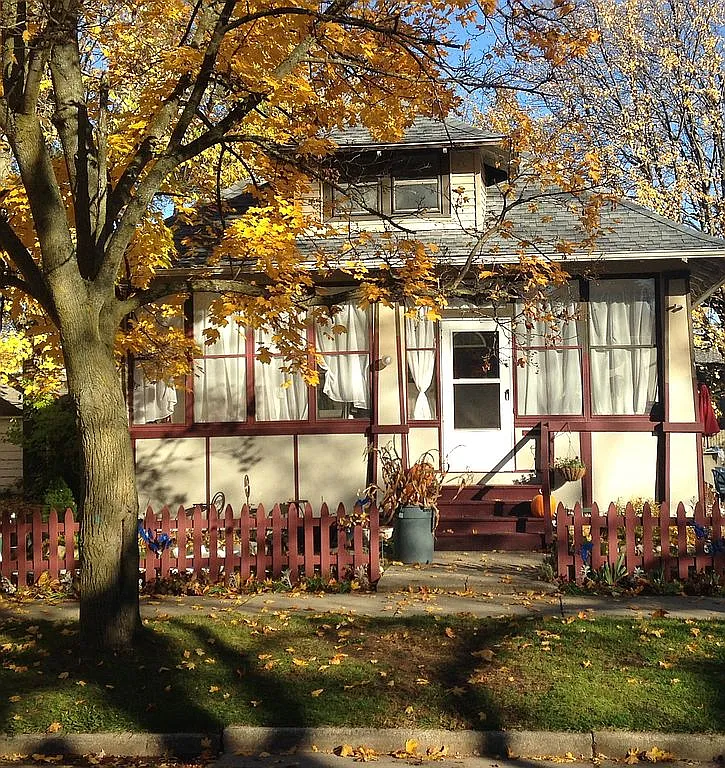 313 Marshall St photo 1