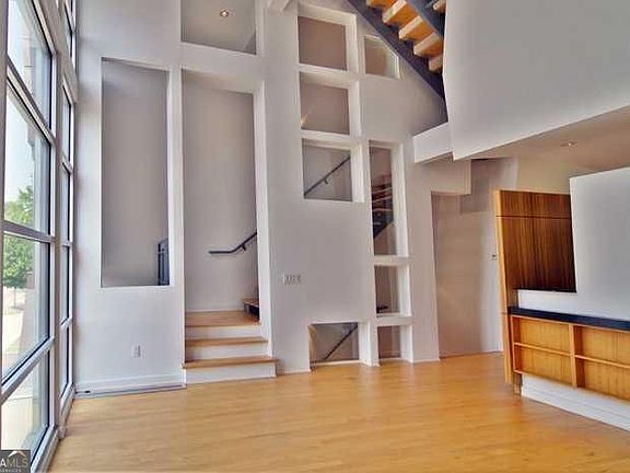 2nd image of 1136 Ponce De Leon Ave NE APT 2