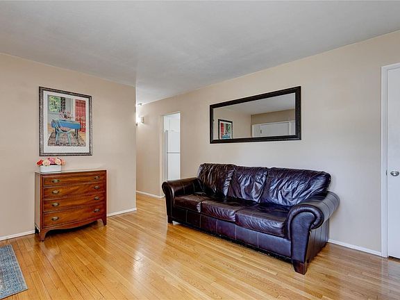 4th image of 4111 Liguori Ln
